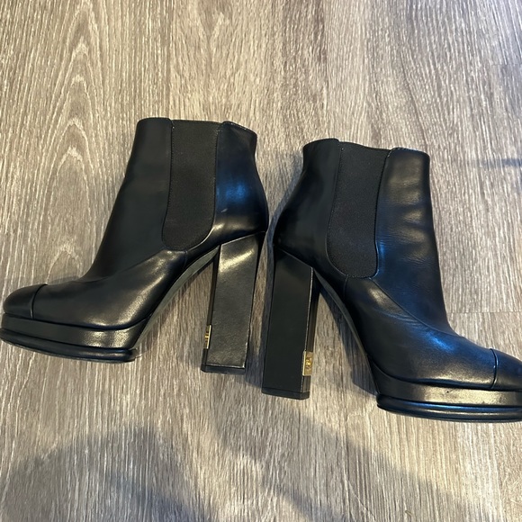 Platform booties - Picture 5 of 5